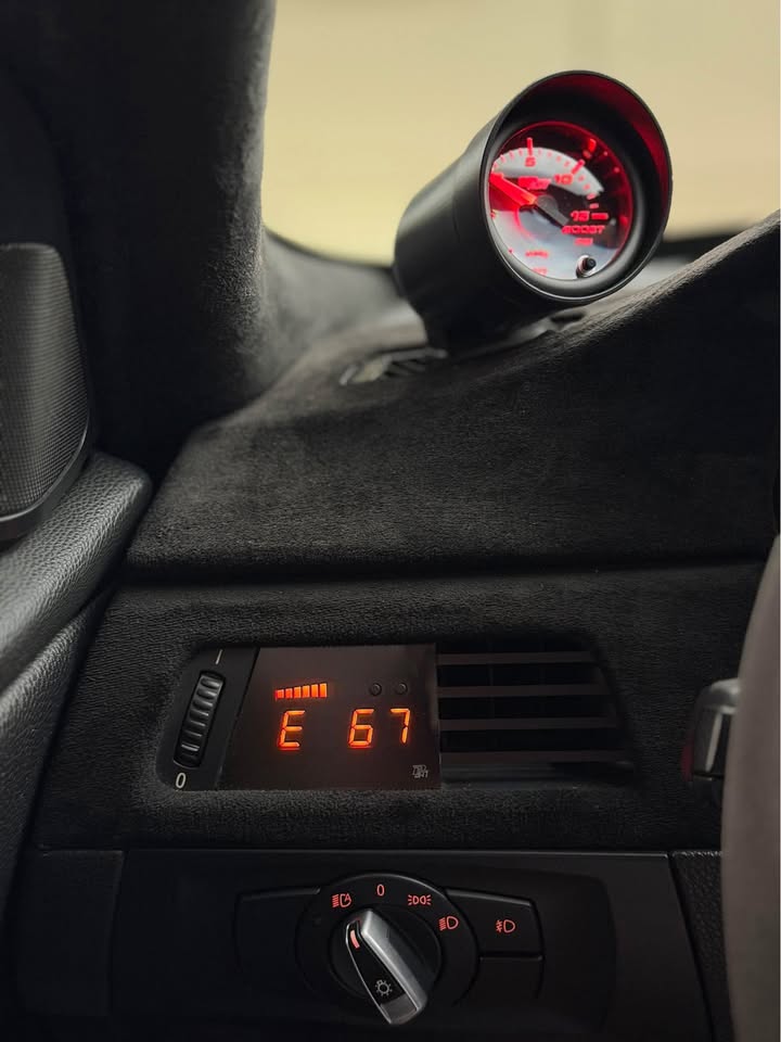 P3 V3 OBD2 Vent Gauge E9X - Used