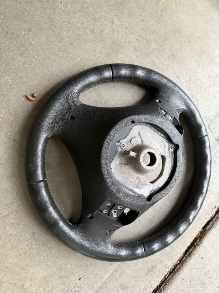 Used E90 E92 E93 Sport Steering wheel w/ Paddle Cutouts – alternate view