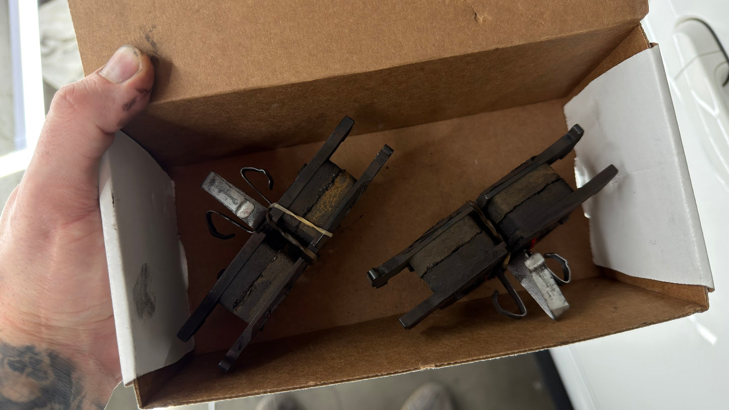 E9X 330i/335i Rear DS2500 Brake Pads (Used)